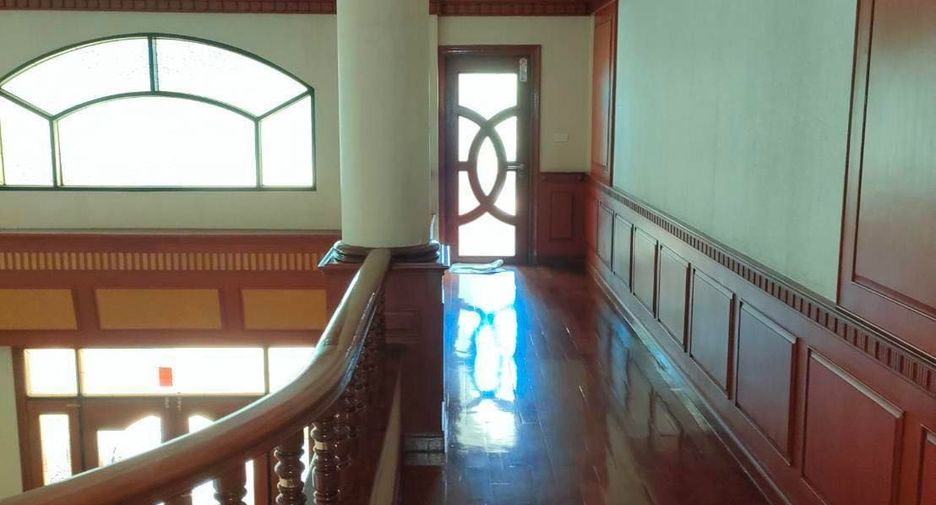 Haus zum Kauf mit 5 Zimmer in Phutthamonthon, Nakhon Pathom
