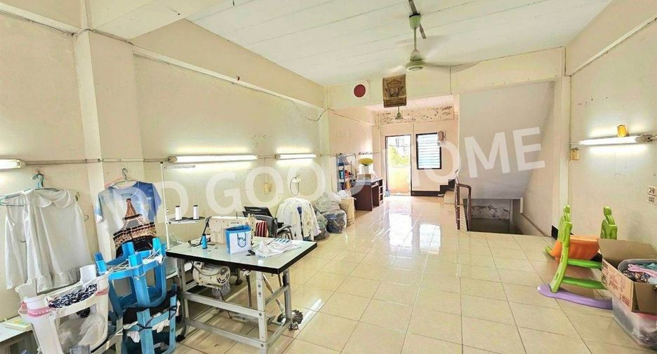 Local comercial en venta de 3 habitaciones en Phutthamonthon, Nakhon Pathom