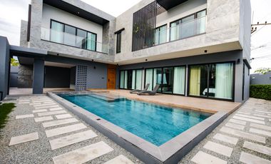 For sale 4 ベッドルーム villa in Bang Lamung, Chonburi