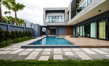 For sale 4 ベッドルーム villa in Bang Lamung, Chonburi
