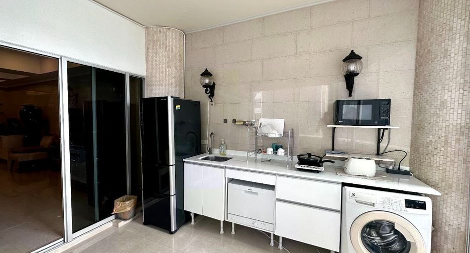 For sale 1 bed apartment in Bang Lamung, Chonburi