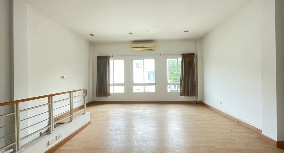 Reihenhaus zum Kauf mit 3 Zimmer in Bang Khen, Bangkok