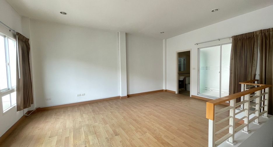 Reihenhaus zum Kauf mit 3 Zimmer in Bang Khen, Bangkok