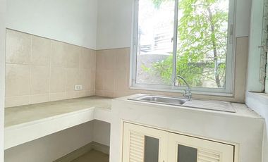 À vendre 3 chambres maison de ville à Bang Khen, Bangkok