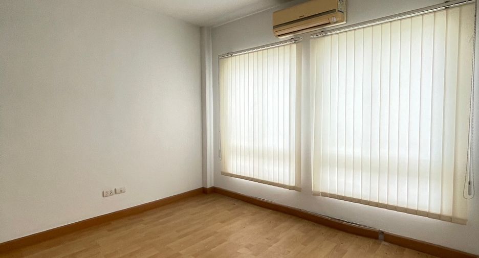 Reihenhaus zum Kauf mit 3 Zimmer in Bang Khen, Bangkok
