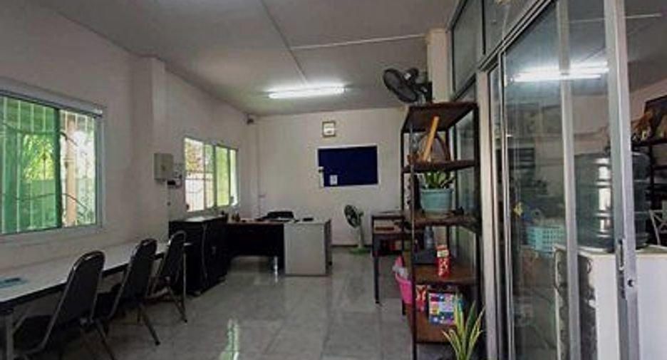 À vendre terrain à Mueang Lop Buri, Lopburi