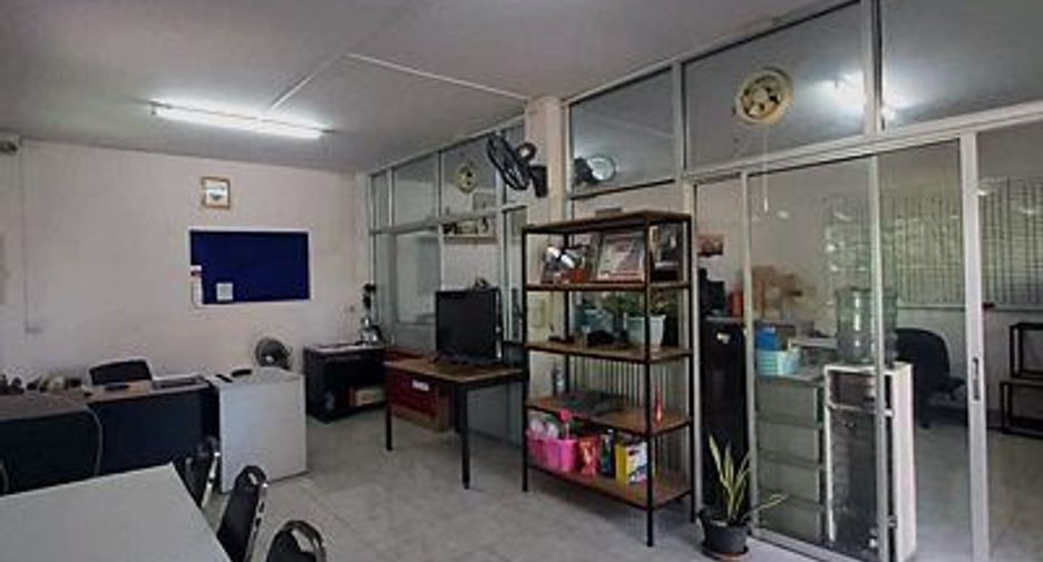 À vendre terrain à Mueang Lop Buri, Lopburi