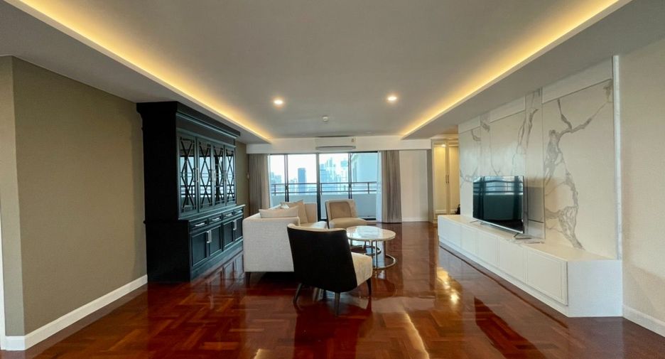 For rent 3 bedrooms condo in Watthana, Bangkok