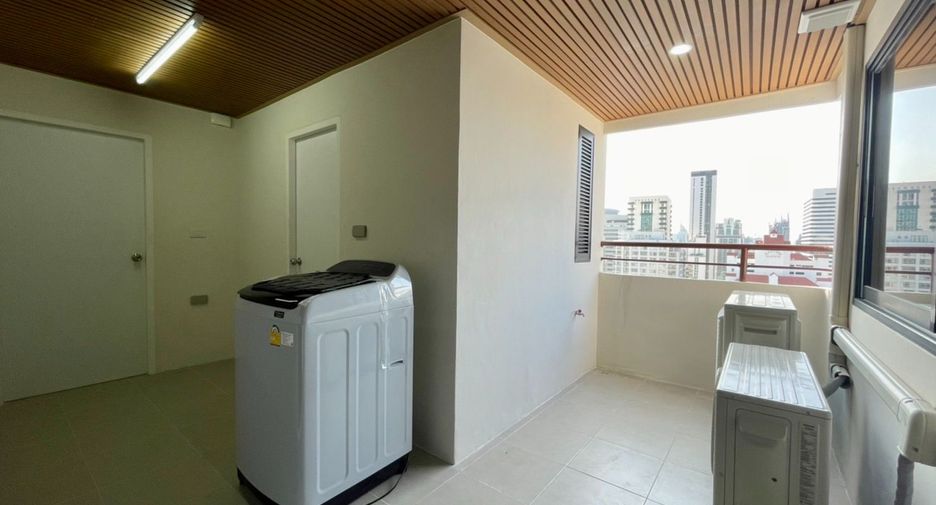 For rent 3 bedrooms condo in Watthana, Bangkok