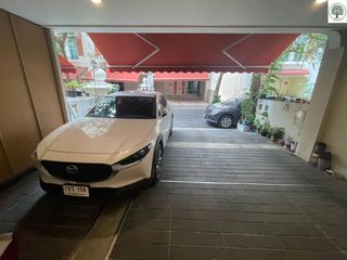 For sale 3 bedrooms townhouse in Watthana, Bangkok