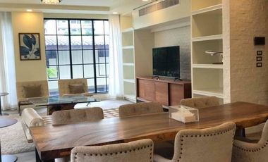 Condo en alquiler de 3 habitaciones en Watthana, Bangkok