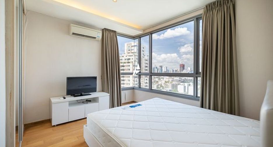 For rent 2 bedrooms condo in Watthana, Bangkok