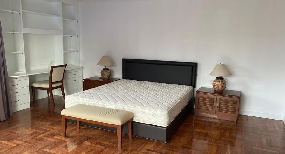 For sale 3 bed condo in Watthana, Bangkok
