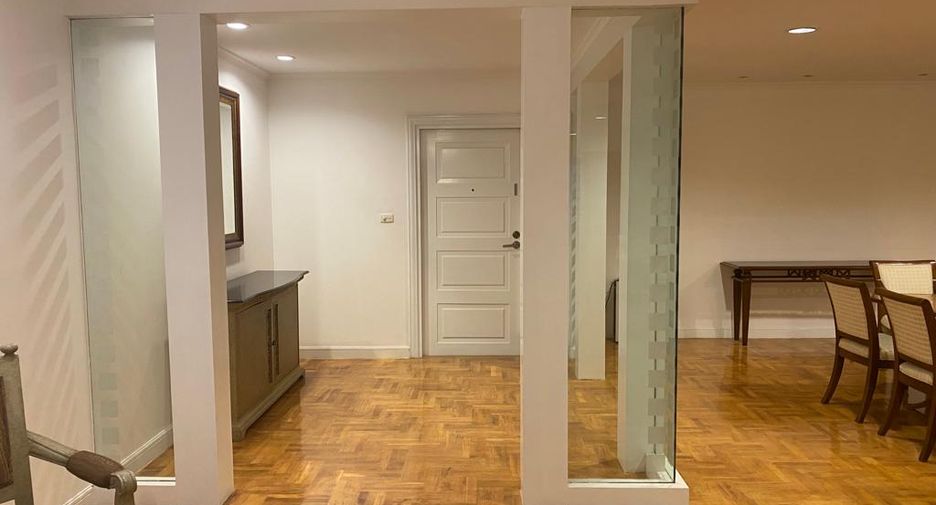 For sale 3 bed condo in Watthana, Bangkok