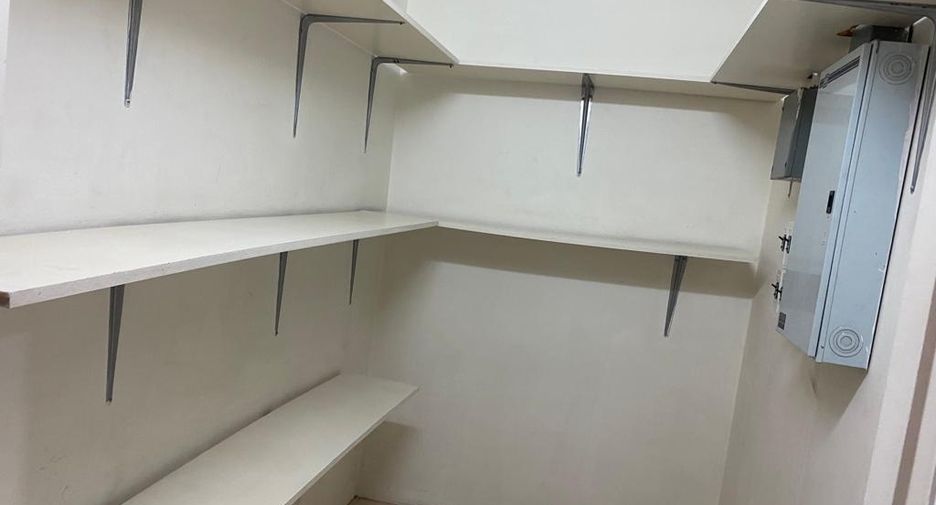 For sale 3 bed condo in Watthana, Bangkok