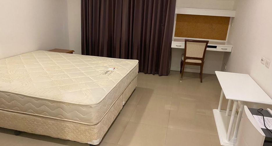 For sale 3 bed condo in Watthana, Bangkok