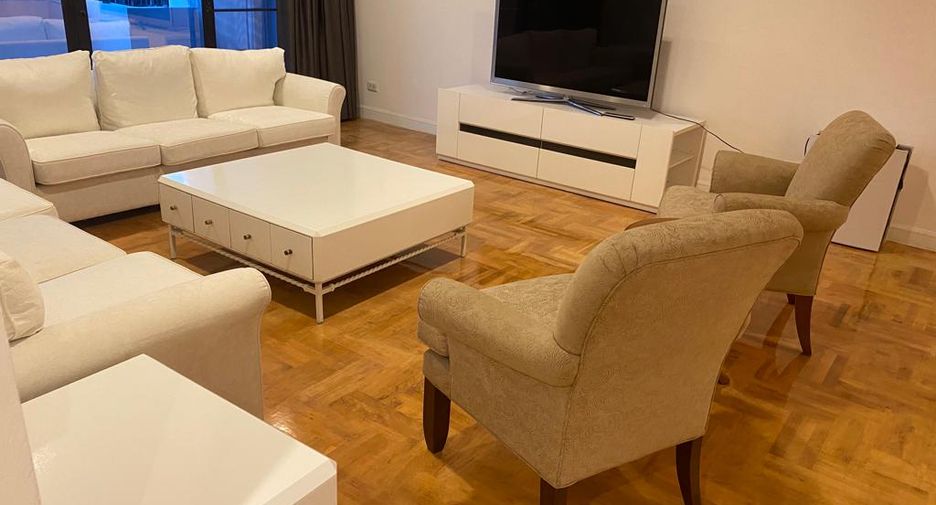 For sale 3 bed condo in Watthana, Bangkok