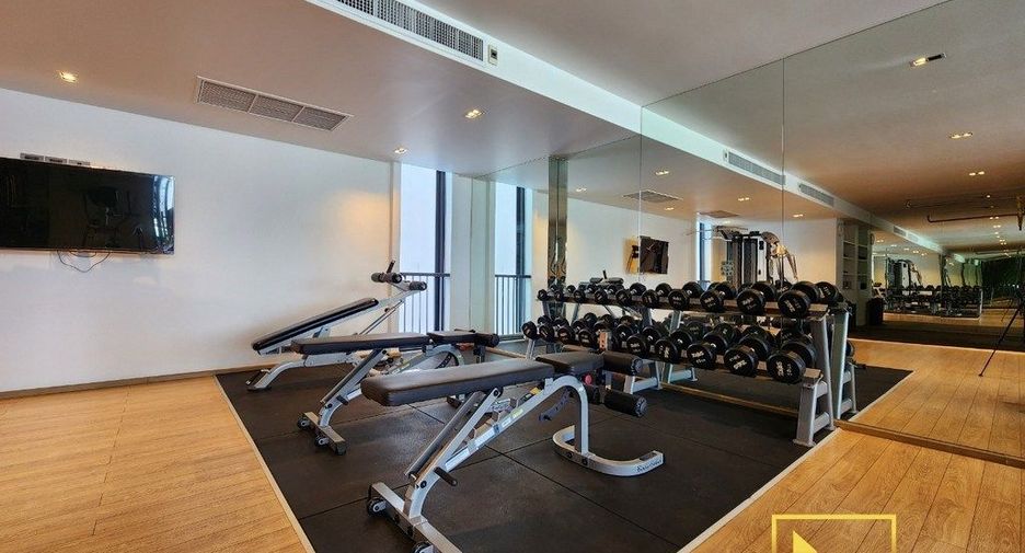 For rent 2 bedrooms serviced apartment in Watthana, Bangkok