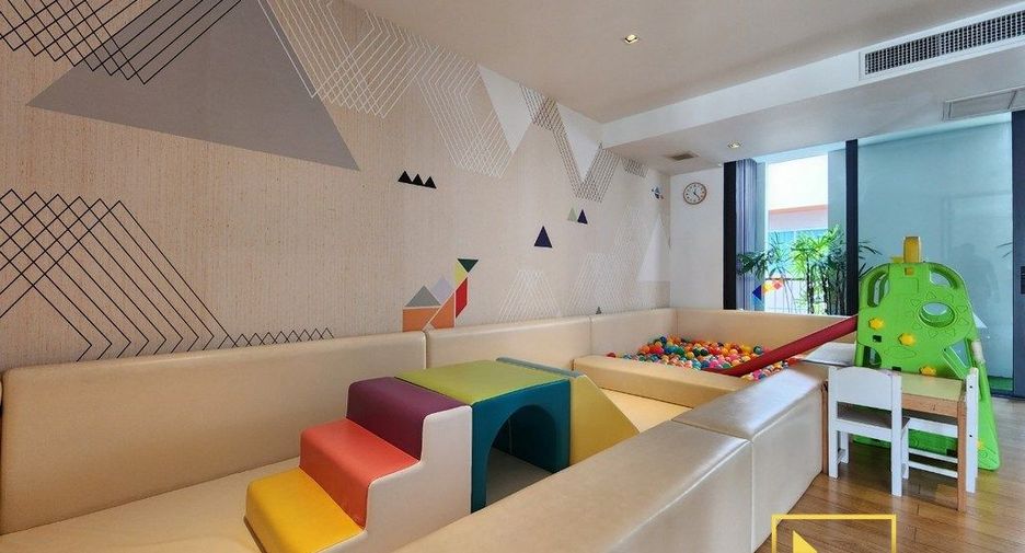For rent 2 bedrooms serviced apartment in Watthana, Bangkok