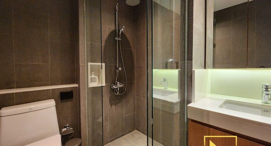 For rent 2 bedrooms serviced apartment in Watthana, Bangkok