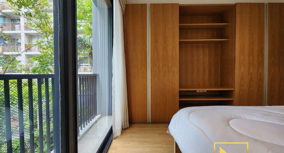 For rent 2 bedrooms serviced apartment in Watthana, Bangkok
