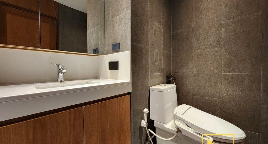 For rent 2 bedrooms serviced apartment in Watthana, Bangkok
