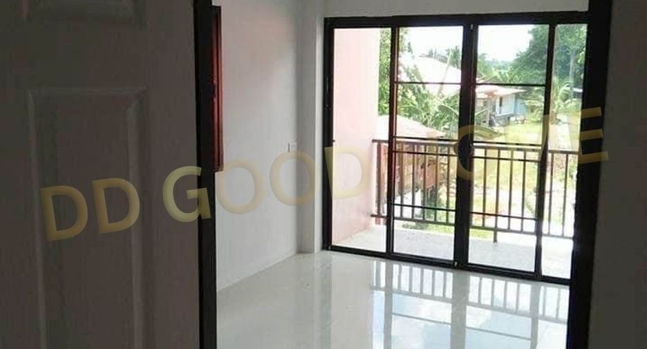 Local comercial en venta de 2 habitaciones en Sanom, Surin