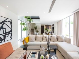 For sale 4 Beds house in Wang Thonglang, Bangkok