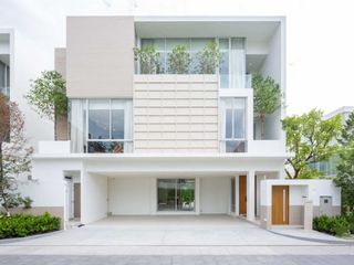 For sale 4 Beds house in Wang Thonglang, Bangkok