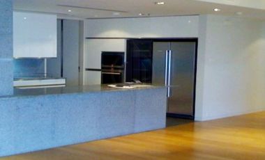 For rent 3 bedrooms condo in Sathon, Bangkok