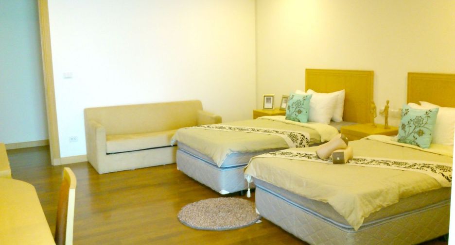 For rent 4 bedrooms apartment in Khlong Toei, Bangkok