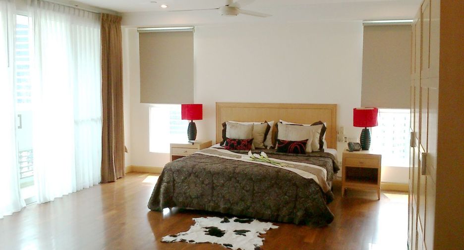 For rent 4 bedrooms apartment in Khlong Toei, Bangkok