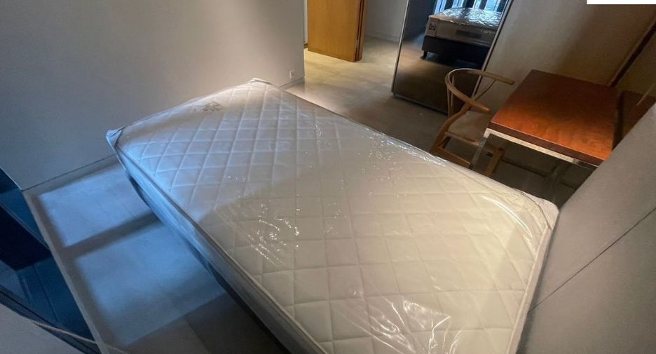 For rent 3 bedrooms condo in Sathon, Bangkok