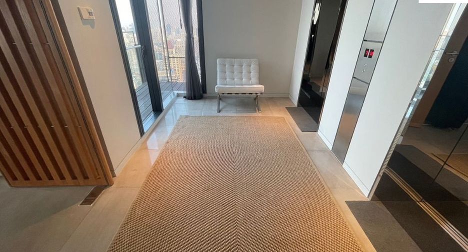 For rent 3 bedrooms condo in Sathon, Bangkok