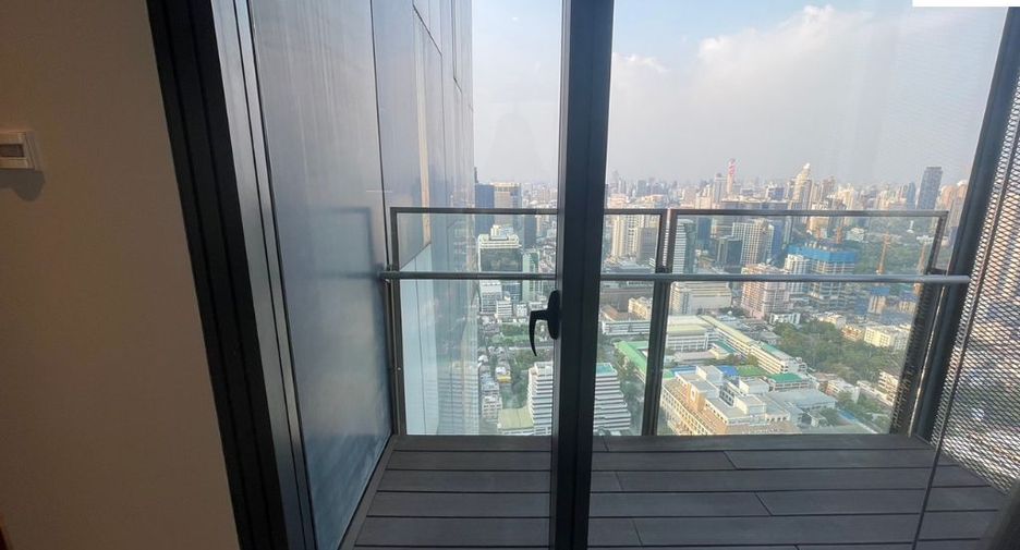 For rent 3 bedrooms condo in Sathon, Bangkok