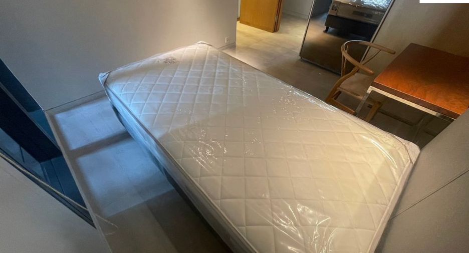 For rent 3 bedrooms condo in Sathon, Bangkok