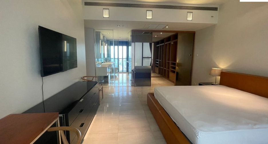 For rent 3 bedrooms condo in Sathon, Bangkok