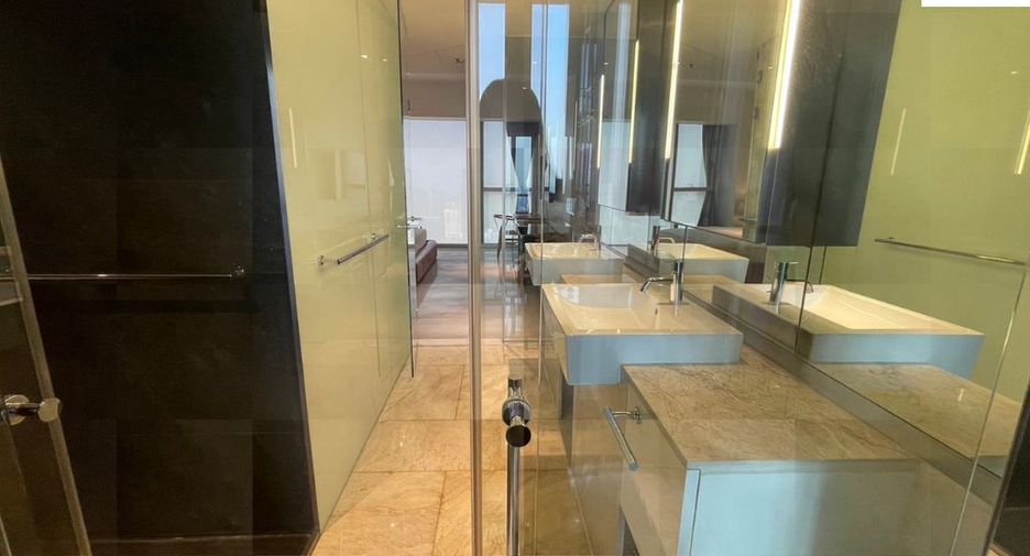 For rent 3 bedrooms condo in Sathon, Bangkok