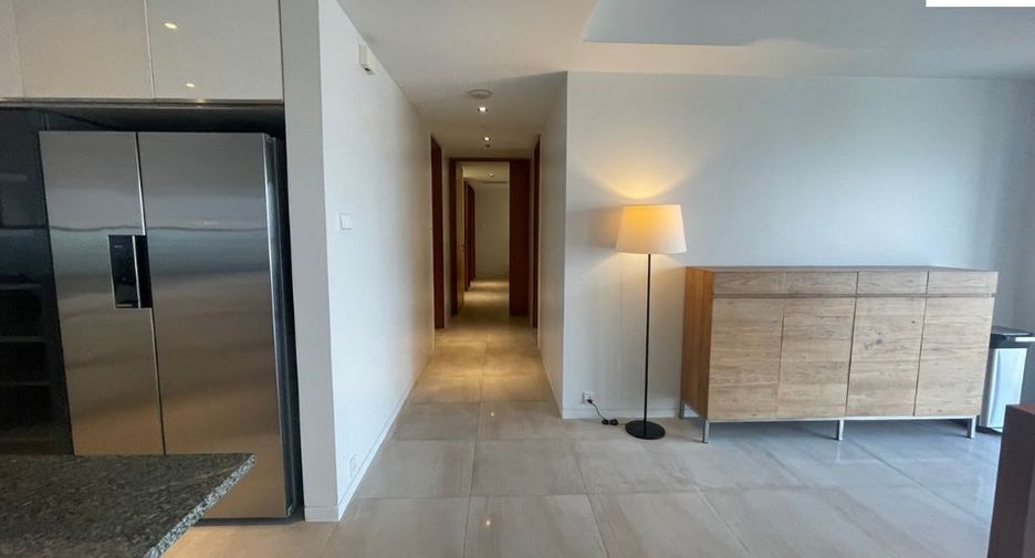 For rent 3 bedrooms condo in Sathon, Bangkok