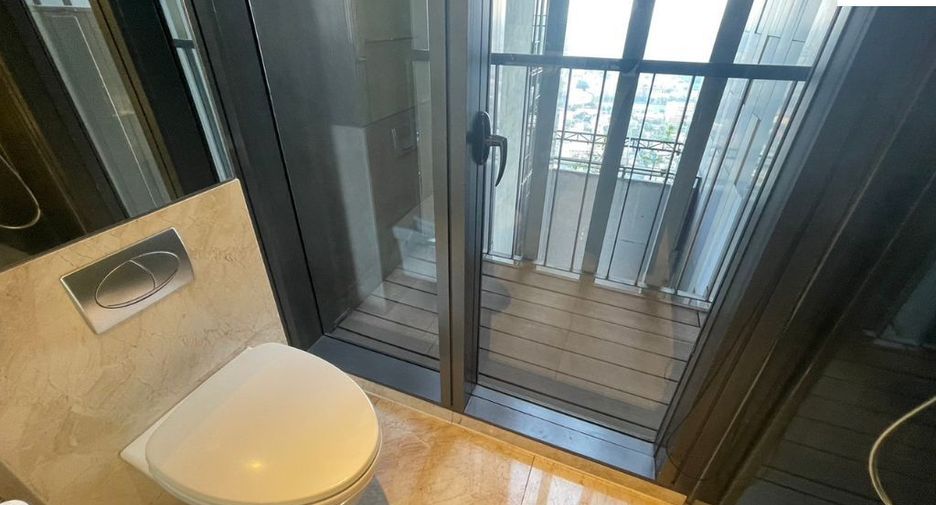 For rent 3 bedrooms condo in Sathon, Bangkok