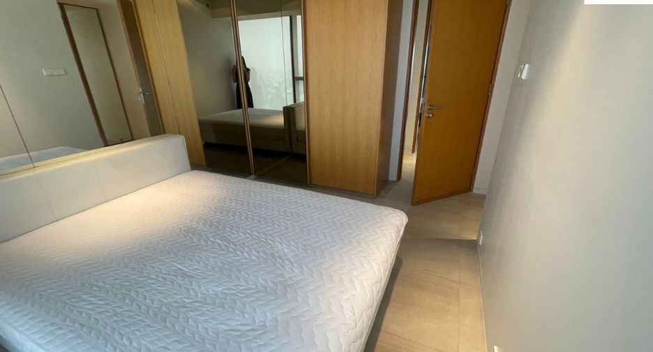 For rent 3 bedrooms condo in Sathon, Bangkok