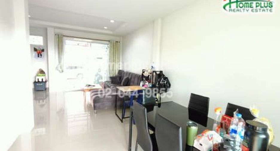 Reihenhaus zum Kauf mit 3 Zimmer in Lat Krabang, Bangkok