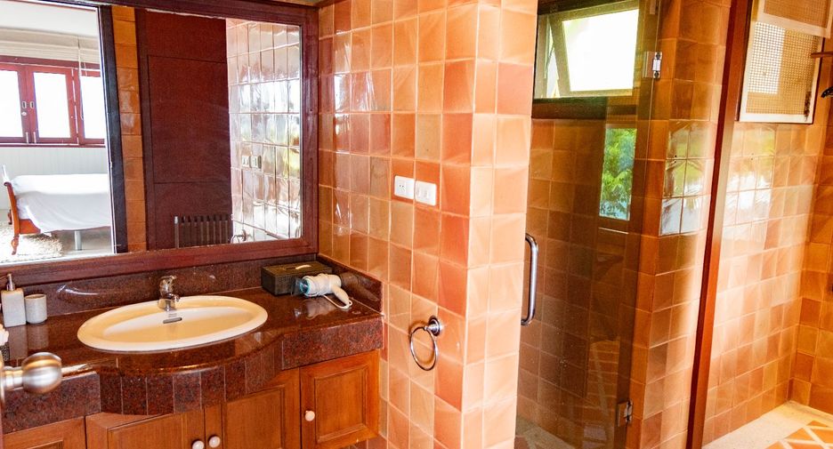 Villa zur Miete und zum Kauf mit 6 Zimmer in Kathu, Phuket