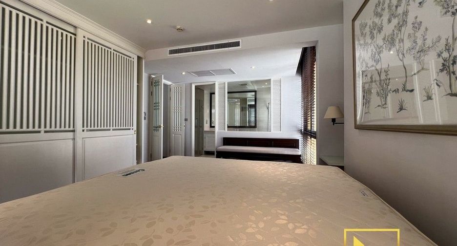 For rent 2 bedrooms condo in Pathum Wan, Bangkok