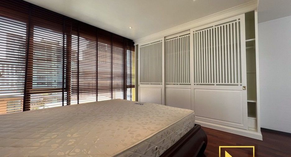 For rent 2 bedrooms condo in Pathum Wan, Bangkok