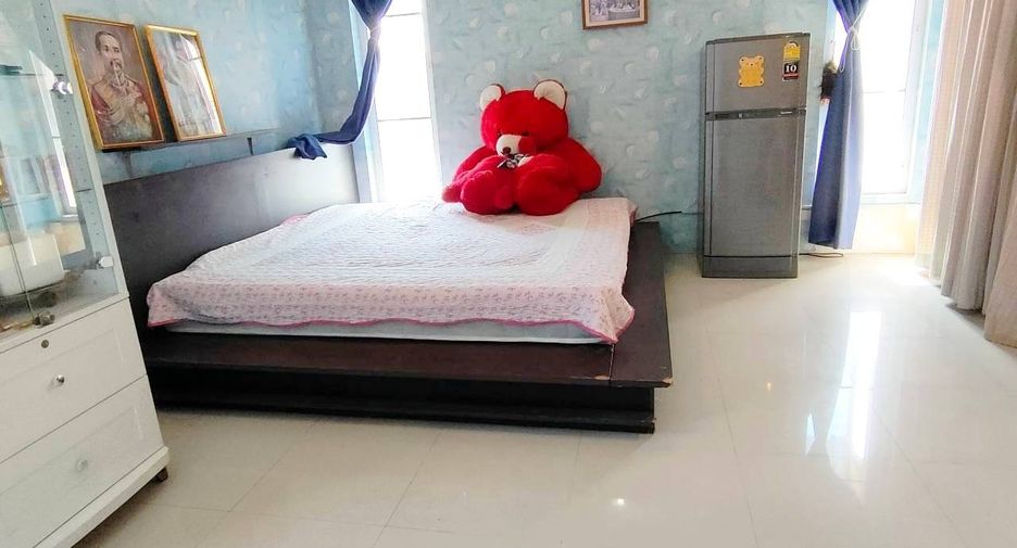 For sale 4 ベッドルーム townhouse in Bang Khae, Bangkok