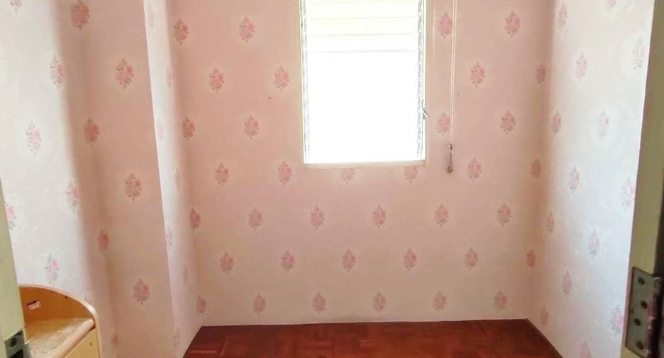 For sale 4 ベッドルーム townhouse in Bang Khae, Bangkok