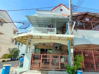 For sale 4 ベッドルーム townhouse in Bang Khae, Bangkok