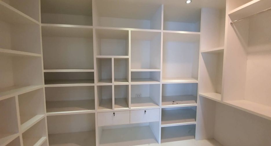Wohnung zum Kauf mit 4 Zimmer in Bang Kho Laem, Bangkok