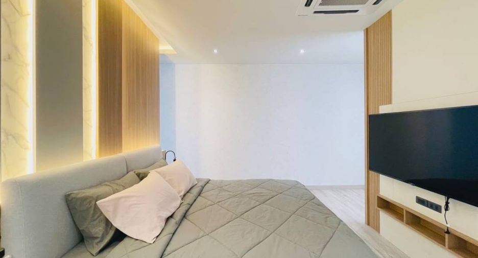 For sale 4 bedrooms house in San Kamphaeng, Chiang Mai